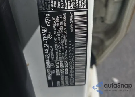 2011 Mercedes-Benz E 350 4Matic z USA, uszkodzony, nr VIN WDDHF8HB5BA300223